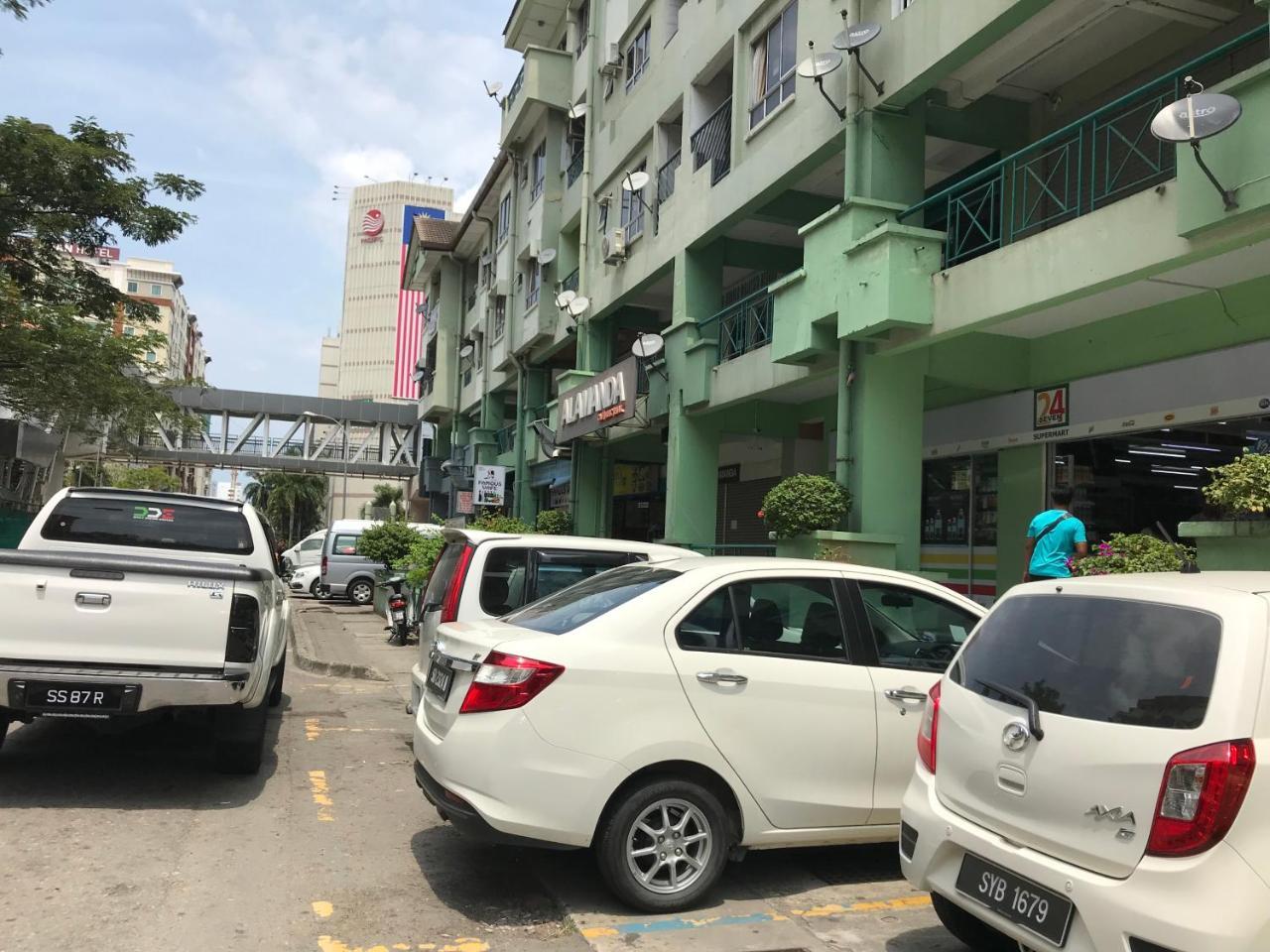 Nusantara Mattwaddien Hostel Kota Kinabalu Exterior foto